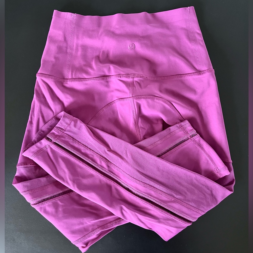 Lululemon fuschia 3/4 leggings sz 4